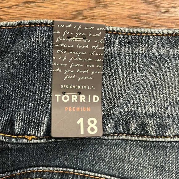 NWT Torrid Premium Ultra Stretch Cropped Jeans Size 18 - Picture 5 of 6